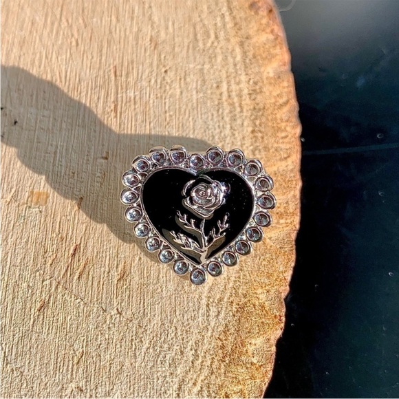 Vintage Styled Heart Shaped Rose Black Grunge Punk Statememt Floral Ring Size 9 - Picture 10 of 10